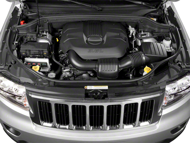 2013 Jeep Grand Cherokee Laredo 26X w/ Nav & Tow Group