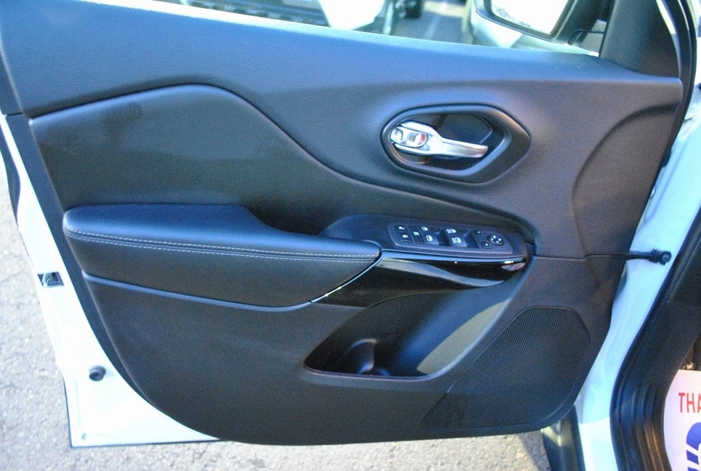 2023 Jeep Cherokee Altitude 4WD