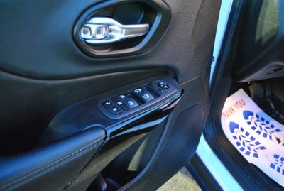 2023 Jeep Cherokee Altitude 4WD