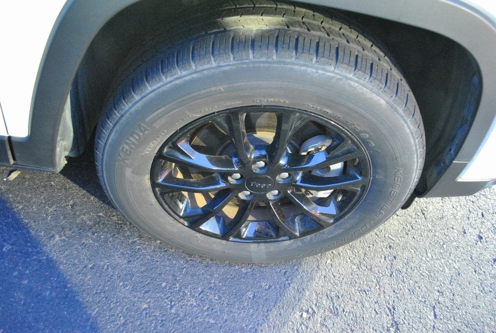 2023 Jeep Cherokee Altitude 4WD