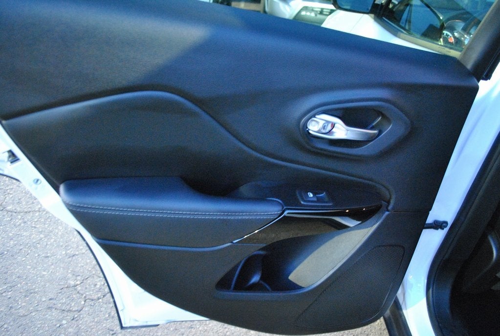 2023 Jeep Cherokee Altitude 4WD