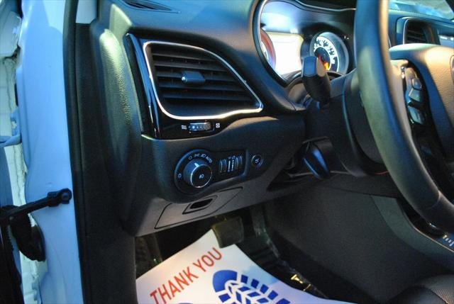 2023 Jeep Cherokee Altitude 4WD