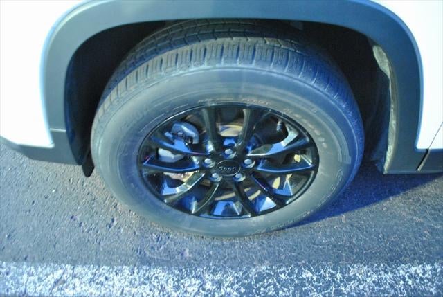 2023 Jeep Cherokee Altitude 4WD