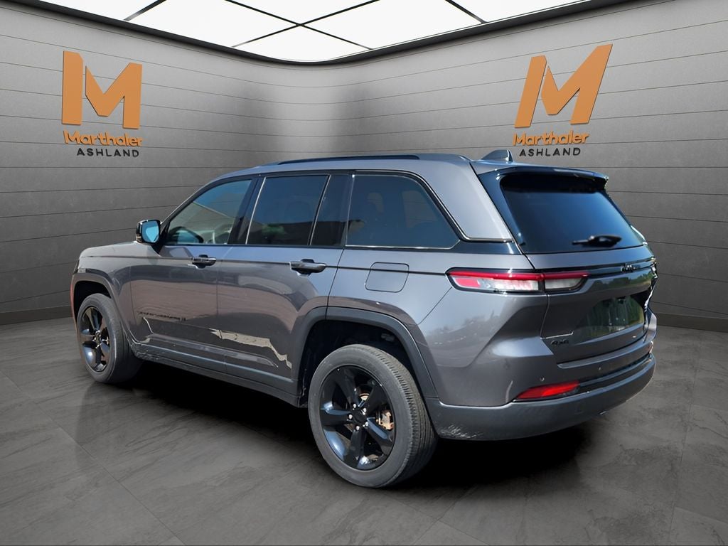 2022 Jeep Grand Cherokee Altitude AWD
