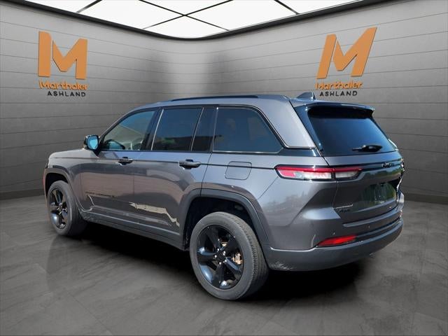 2022 Jeep Grand Cherokee Altitude AWD