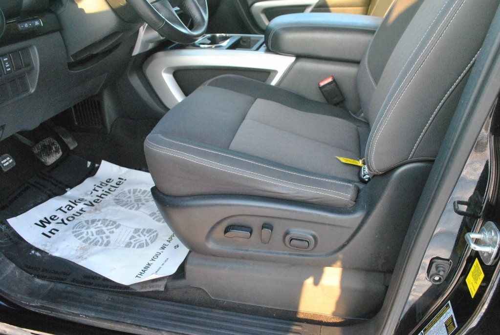 2021 Nissan Titan SV Crew Cab 4x4 5.6L V8