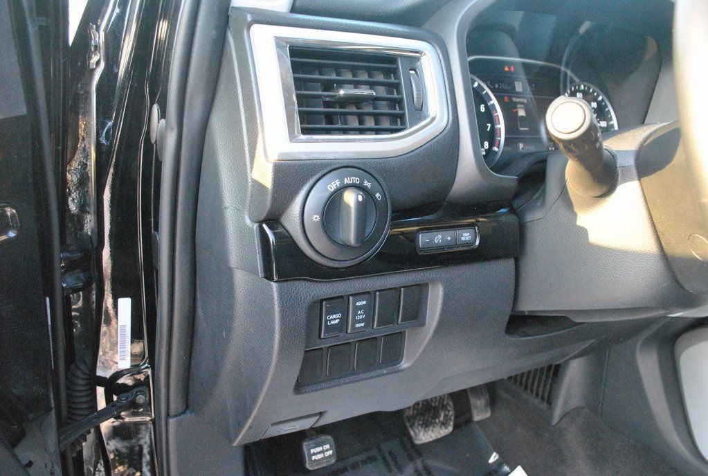 2021 Nissan Titan SV Crew Cab 4x4 5.6L V8