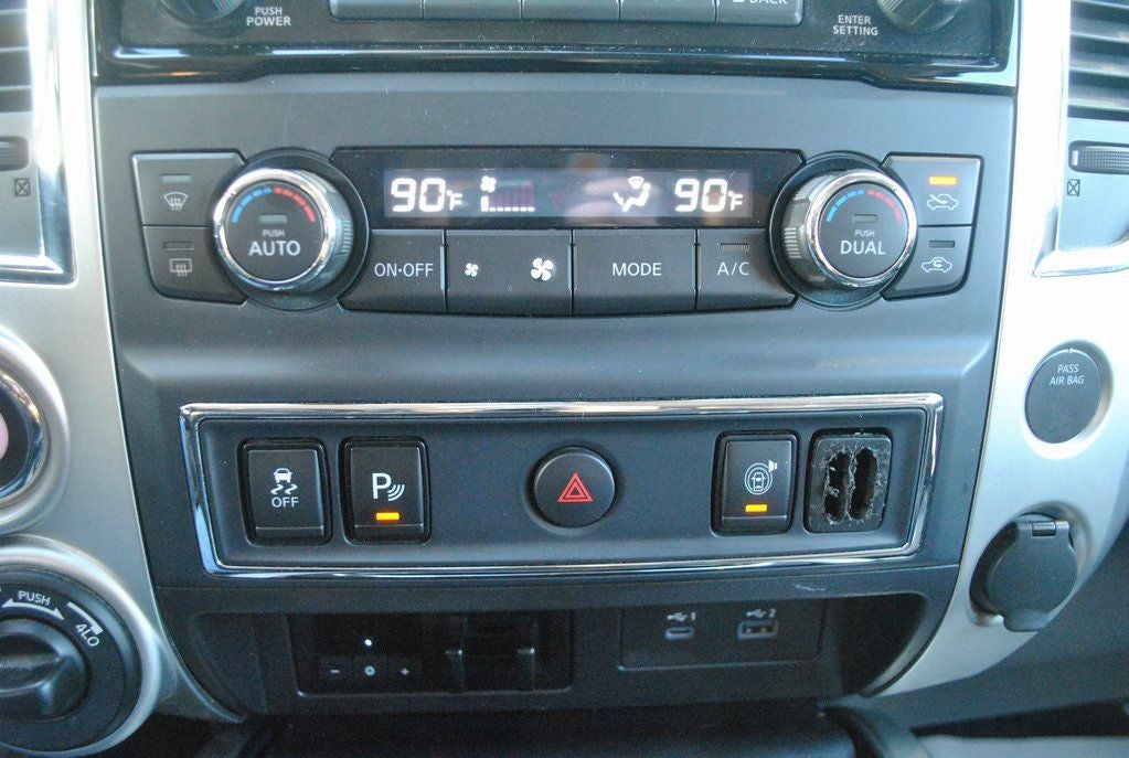 2021 Nissan Titan SV Crew Cab 4x4 5.6L V8