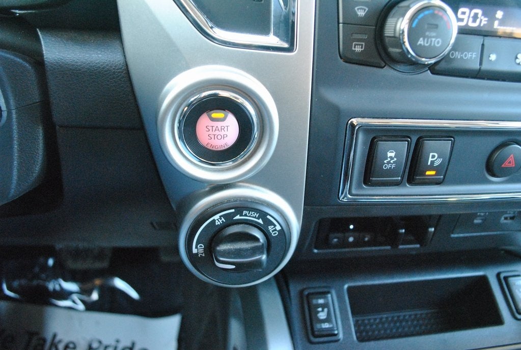 2021 Nissan Titan SV Crew Cab 4x4 5.6L V8