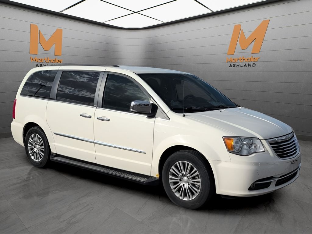 2013 Chrysler Town & Country Touring-L FWD
