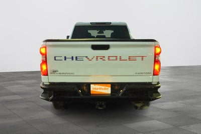 2024 Chevrolet Silverado HD Custom Crew Cab 4x4 6.6L V8
