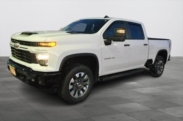 2024 Chevrolet Silverado HD Custom Crew Cab 4x4 6.6L V8