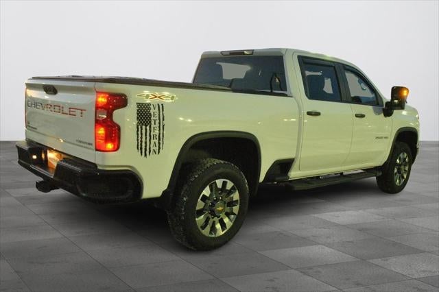 2024 Chevrolet Silverado HD Custom Crew Cab 4x4 6.6L V8