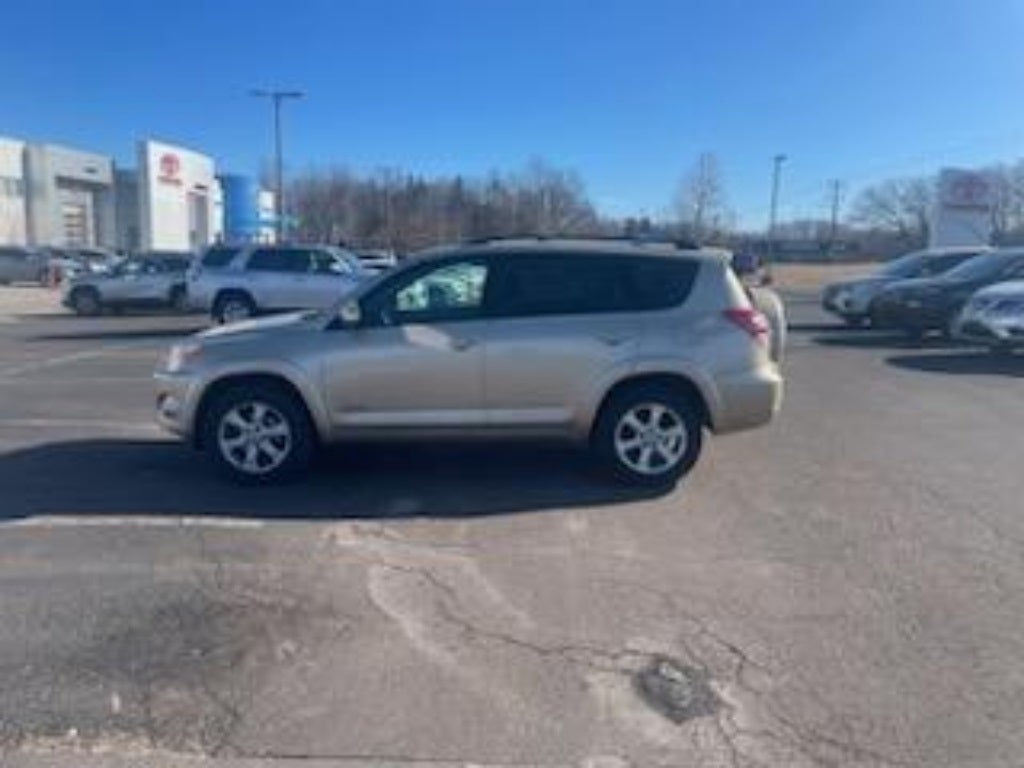 Used 2010 Toyota RAV4 Limited with VIN 2T3DK4DV2AW029666 for sale in Worthington, Minnesota