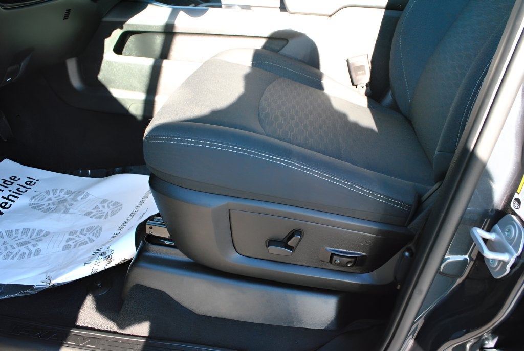 2026 RAM 2500 Big Horn Crew Cab 4x4 6.4L V8