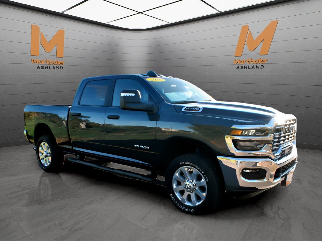 2026 RAM 2500 Big Horn Crew Cab 4x4 6.4L V8