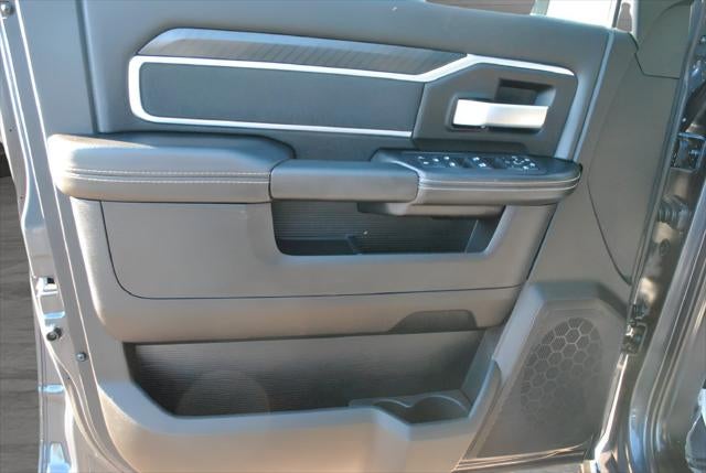 2026 RAM 2500 Big Horn Crew Cab 4x4 6.4L V8