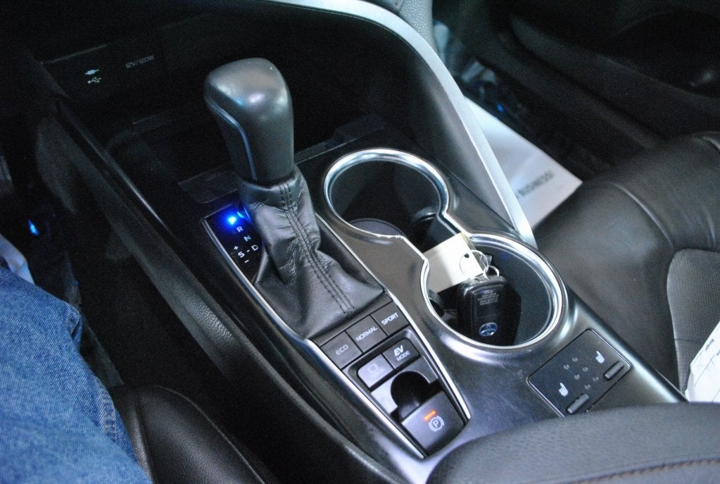 2018 Toyota CAMRY HYBRID XLE FWD