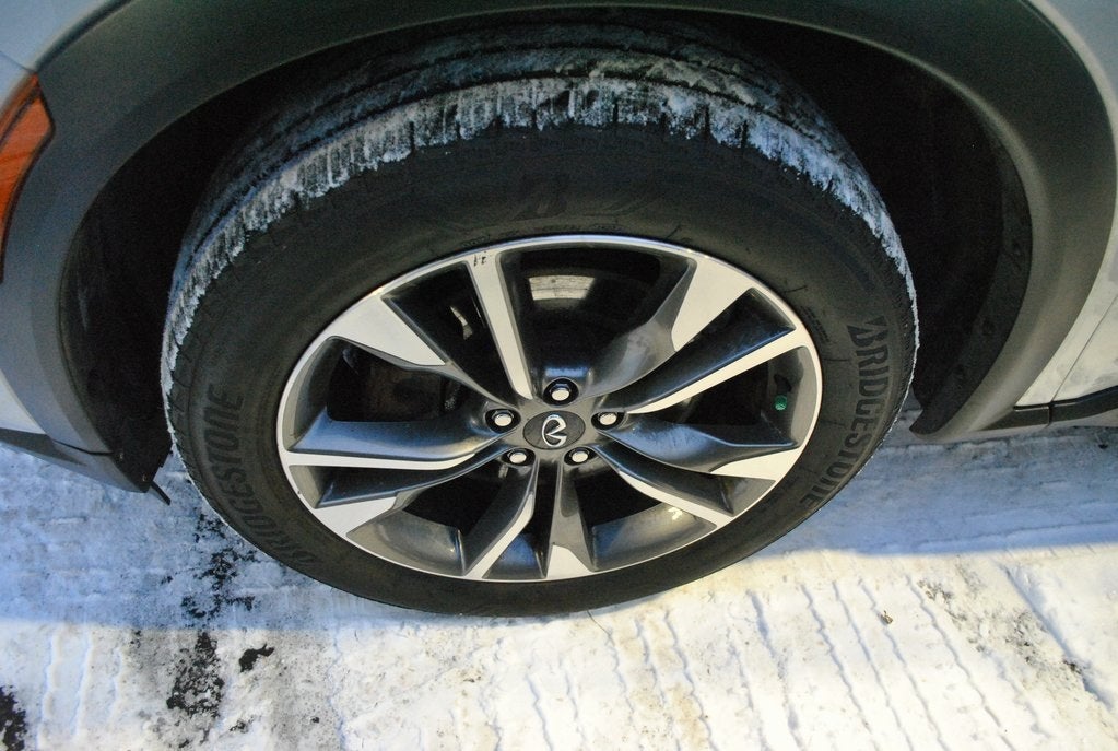 2023 INFINITI QX60 LUXE AWD