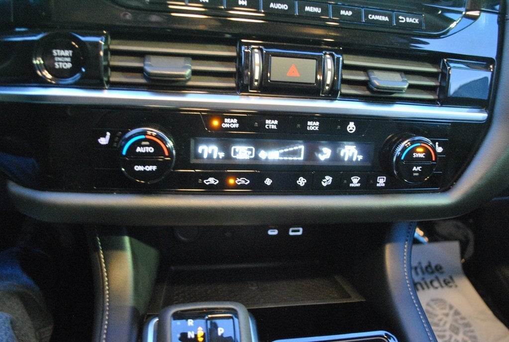 2025 Nissan Pathfinder SL 4WD