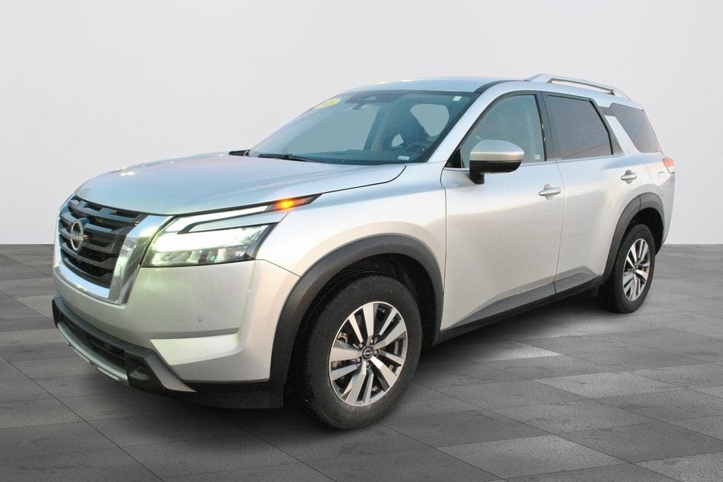 2025 Nissan Pathfinder SL 4WD