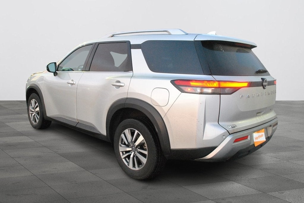 2025 Nissan Pathfinder SL 4WD