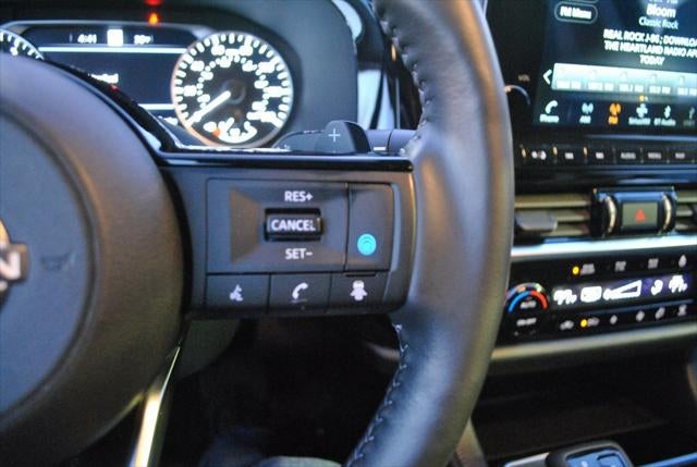 2025 Nissan Pathfinder SL 4WD