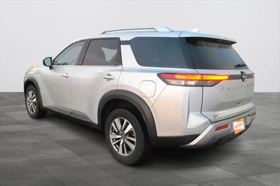 2025 Nissan Pathfinder SL 4WD