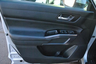 2025 Nissan Pathfinder SL 4WD