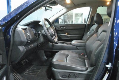 2025 Nissan Pathfinder SL AWD