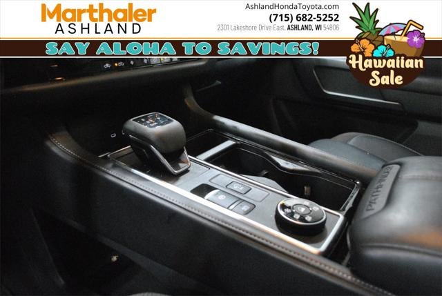 2025 Nissan Pathfinder SL AWD