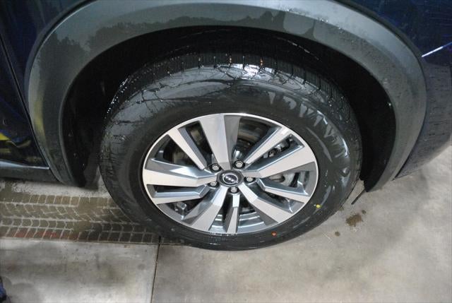 2025 Nissan Pathfinder SL AWD