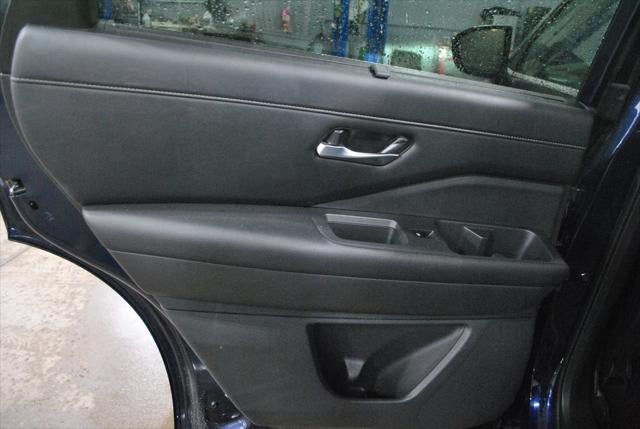 2025 Nissan Pathfinder SL AWD