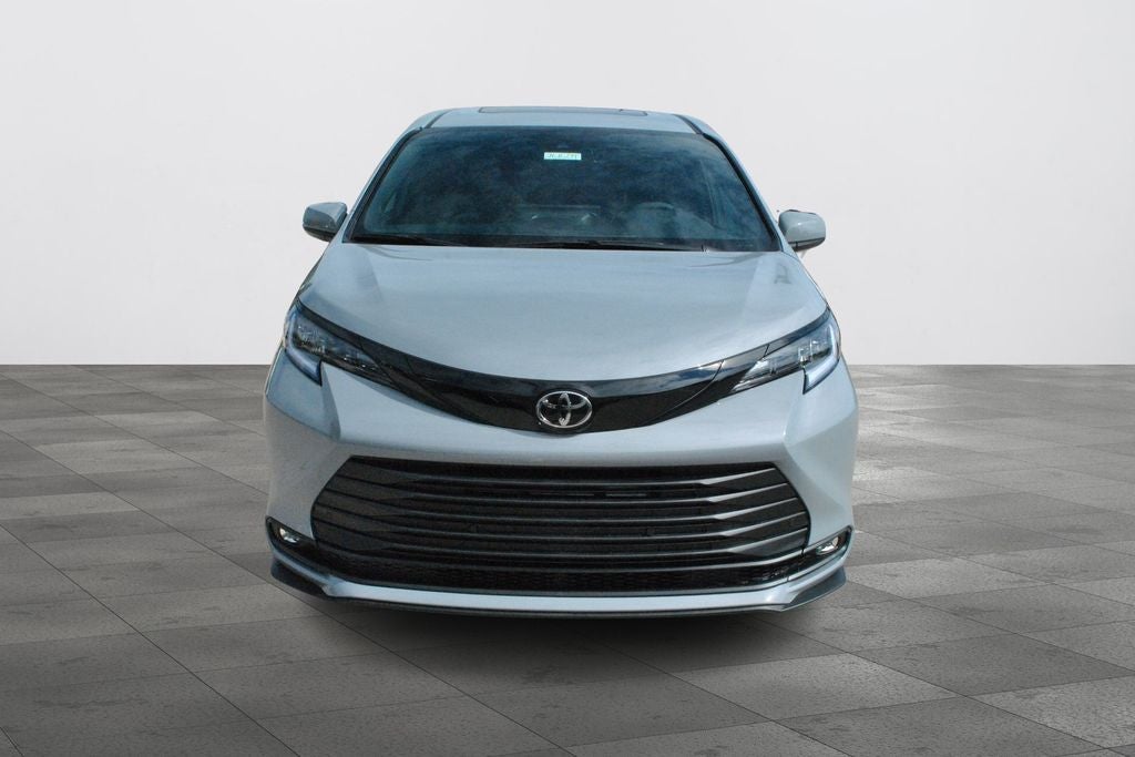 2026 Toyota Sienna Woodland Edition 7 Passenger