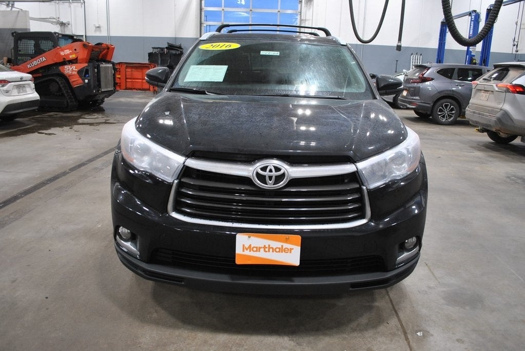 Used 2016 Toyota Highlander Limited with VIN 5TDDKRFHXGS225224 for sale in Worthington, Minnesota