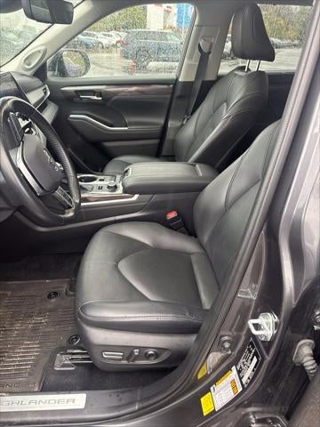 2021 Toyota Highlander Limited AWD 3rd Row w/ Tow Hitch