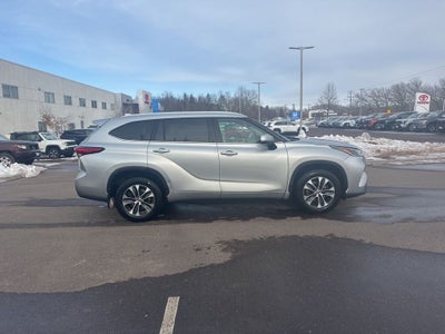 2021 Toyota HIGHLANDER XLE