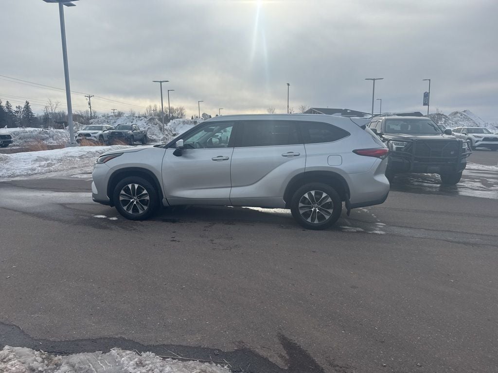 2021 Toyota HIGHLANDER XLE