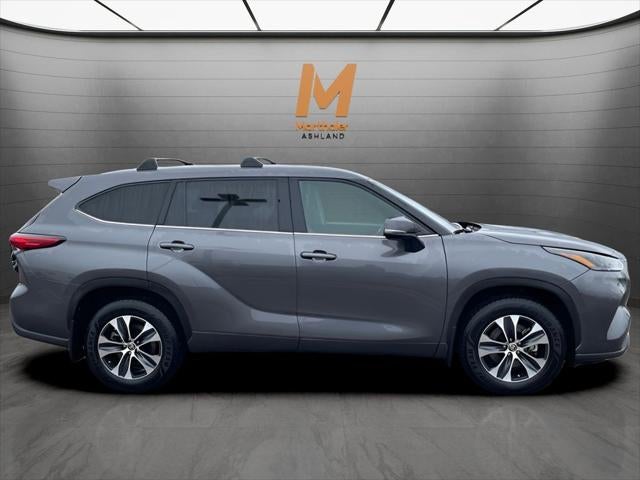 2022 Toyota Highlander XLE AWD