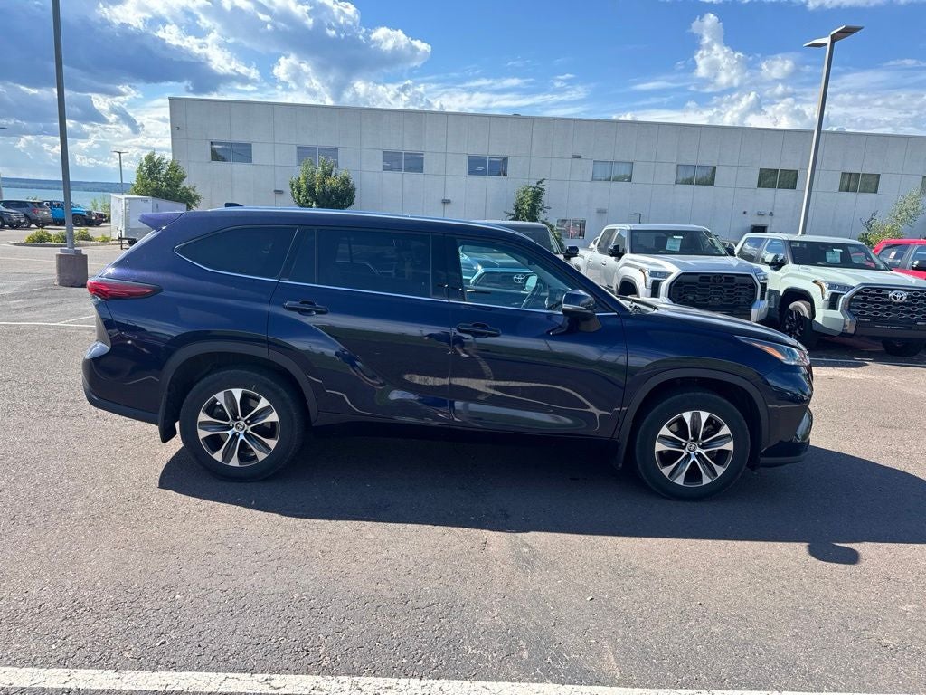 2021 Toyota Highlander XLE AWd
