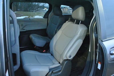 2022 Toyota SIENNA XLE XLE FWD