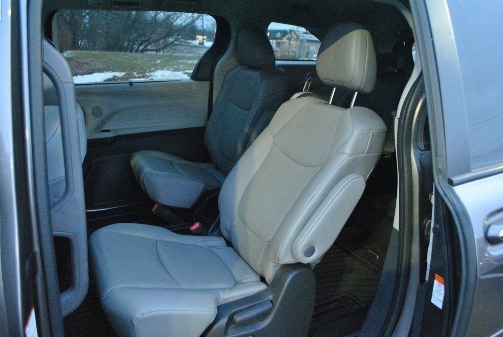 2022 Toyota SIENNA XLE XLE FWD