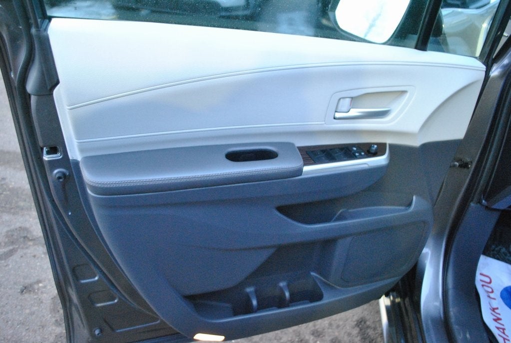 2022 Toyota SIENNA XLE XLE FWD