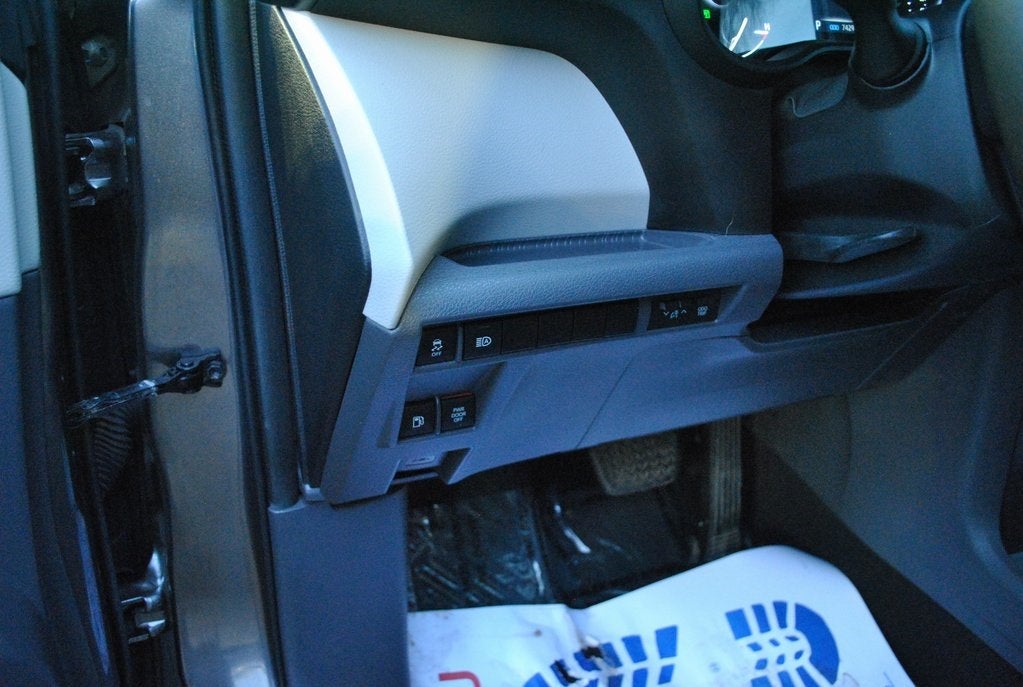 2022 Toyota SIENNA XLE XLE FWD