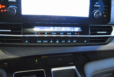 2022 Toyota SIENNA XLE XLE FWD