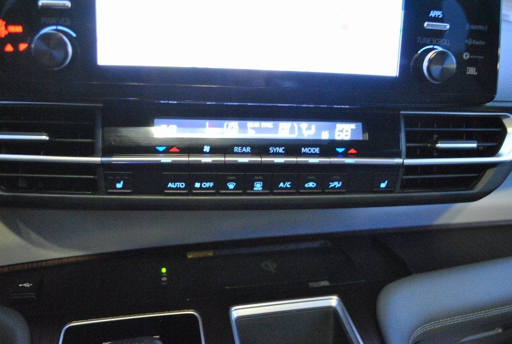 2022 Toyota SIENNA XLE XLE FWD