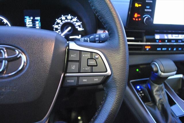 2022 Toyota SIENNA XLE XLE FWD