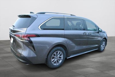 2022 Toyota SIENNA XLE XLE FWD