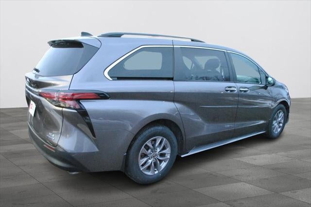 2022 Toyota SIENNA XLE XLE FWD