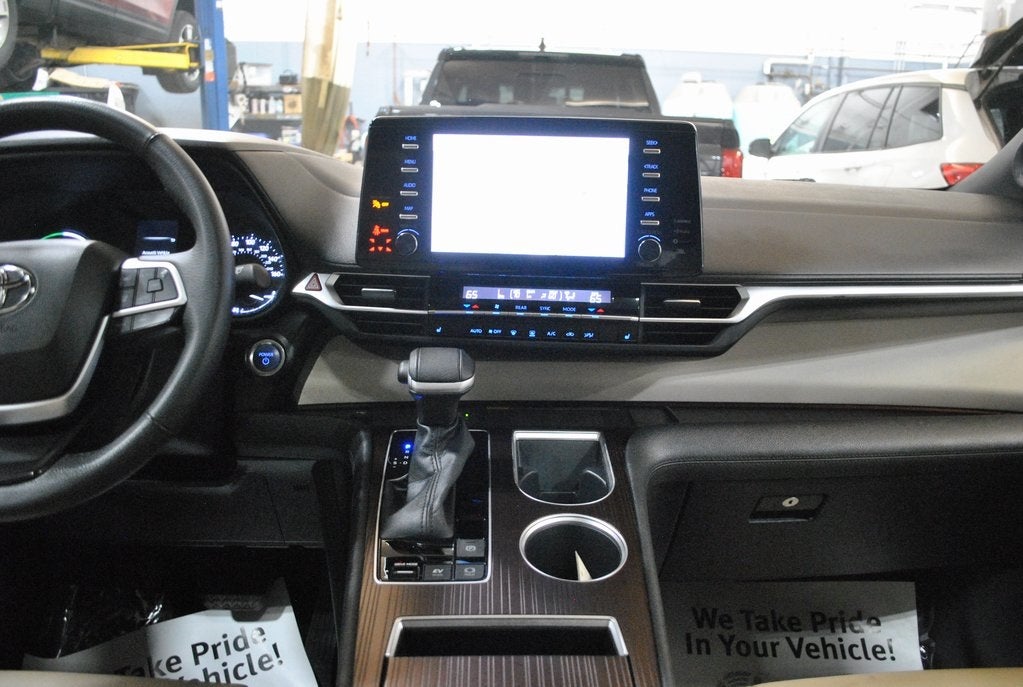 2023 Toyota SIENNA XLE XLE 7 Passenger Plus Package FWD